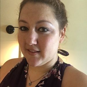 Meet your Posher, Alyson